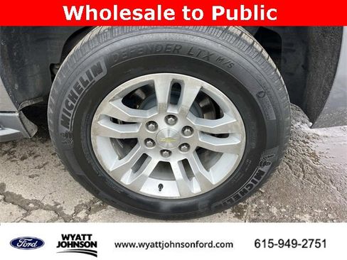 Used 2018 Chevrolet Suburban LT image 11