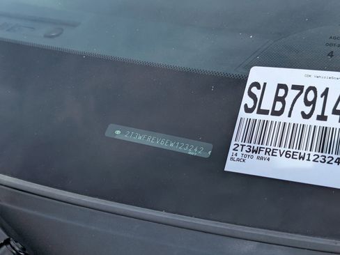 Used 2014 Toyota RAV4 XLE image 6