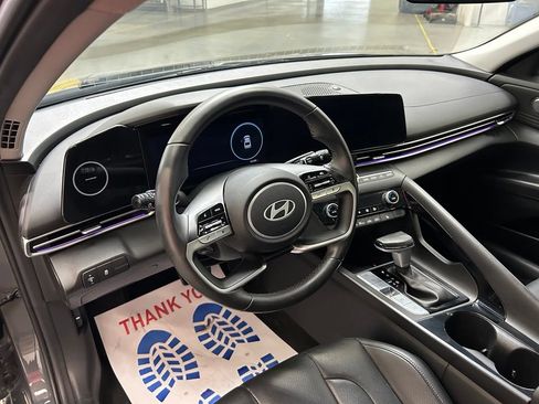 Used 2025 Hyundai Elantra Limited FWD image 20