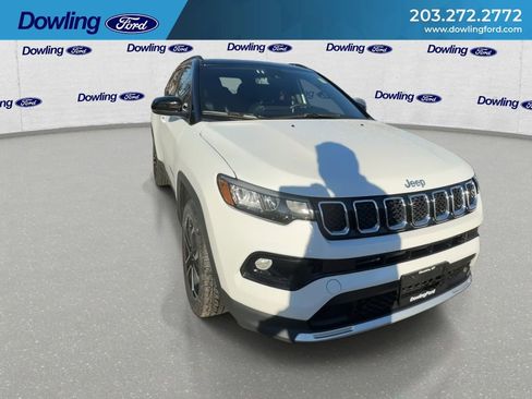 Used 2024 Jeep Compass Limited image 5
