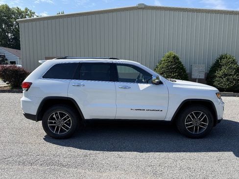 Used 2022 Jeep Grand Cherokee Limited w/ Tech Group AWD/4WD image 6