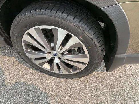 Used 2022 Subaru Ascent Limited w/ Technology Package AWD/4WD image 33