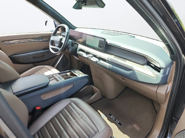Certified 2024 Kia EV9 Land AWD/4WD image 25