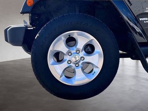 Used 2013 Jeep Wrangler Unlimited Sahara w/ Dual Top Group image 10