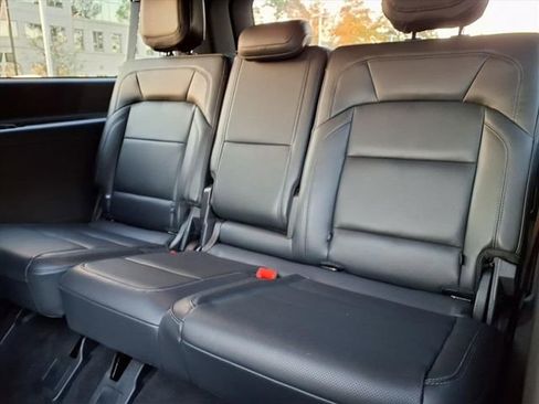 New 2025 Lincoln Navigator L Reserve w/ Jet Appearance Package image 11