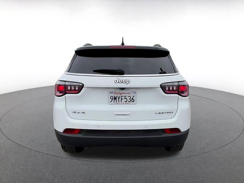 Used 2025 Jeep Compass Limited image 12