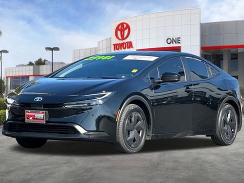 Used 2024 Toyota Prius LE image 10