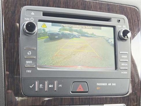 Used 2017 Chevrolet Traverse LT FWD image 25