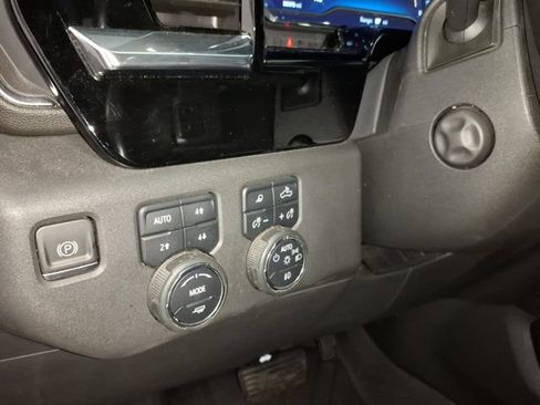Used 2023 Chevrolet Silverado 1500 LTZ AWD/4WD image 19