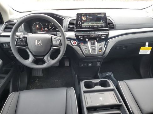 New 2026 Honda Odyssey Touring image 12