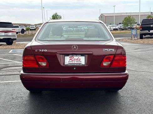 Used 1999 Mercedes-Benz E 320 Sedan image 10