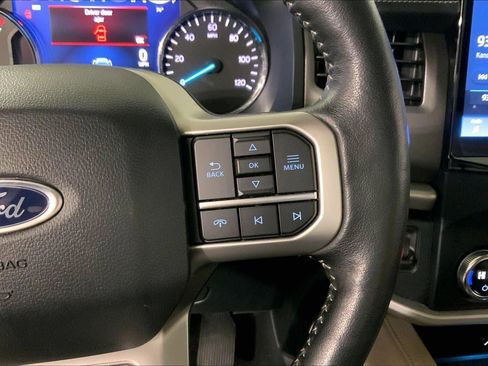 Used 2024 Ford Expedition Max XLT image 19