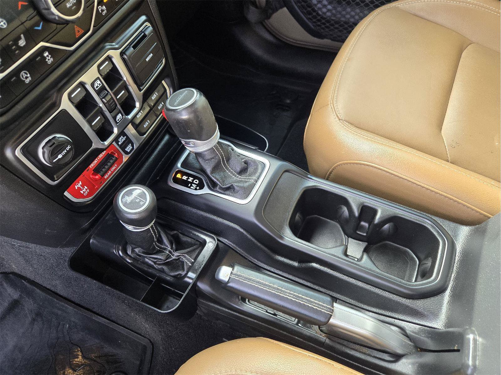 Used 2020 Jeep Gladiator Rubicon AWD/4WD image 18