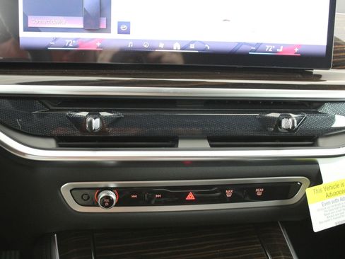 New 2026 BMW X5 xDrive50e image 17