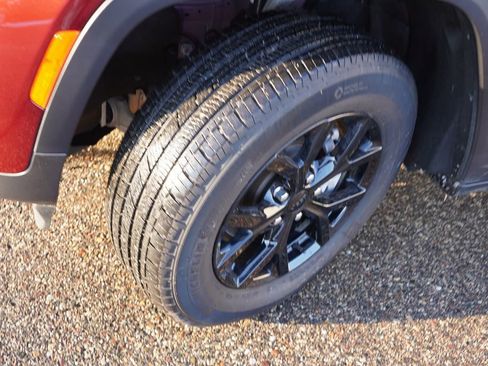 Certified 2025 Jeep Grand Cherokee Altitude image 13