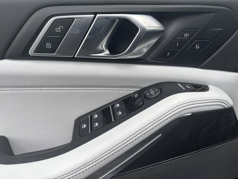 Used 2026 BMW X5 xDrive40i w/ M Sport Package image 19