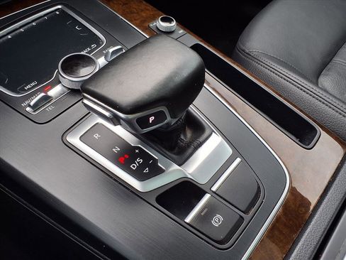 Used 2018 Audi Q5 2.0T Premium Plus w/ Premium Plus Package image 12