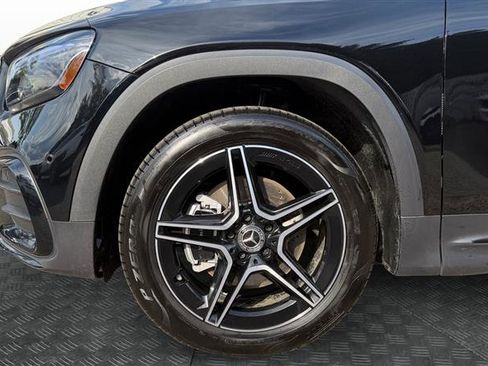 Used 2024 Mercedes-Benz GLB 250 image 9
