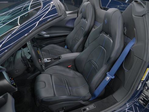 Used 2023 Ferrari SF90 Spider image 23