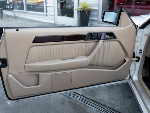 Used 1995 Mercedes-Benz E 320 Convertible image 10