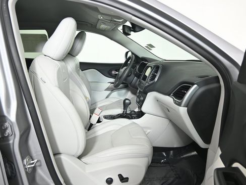 Used 2022 Jeep Cherokee Latitude Lux image 13