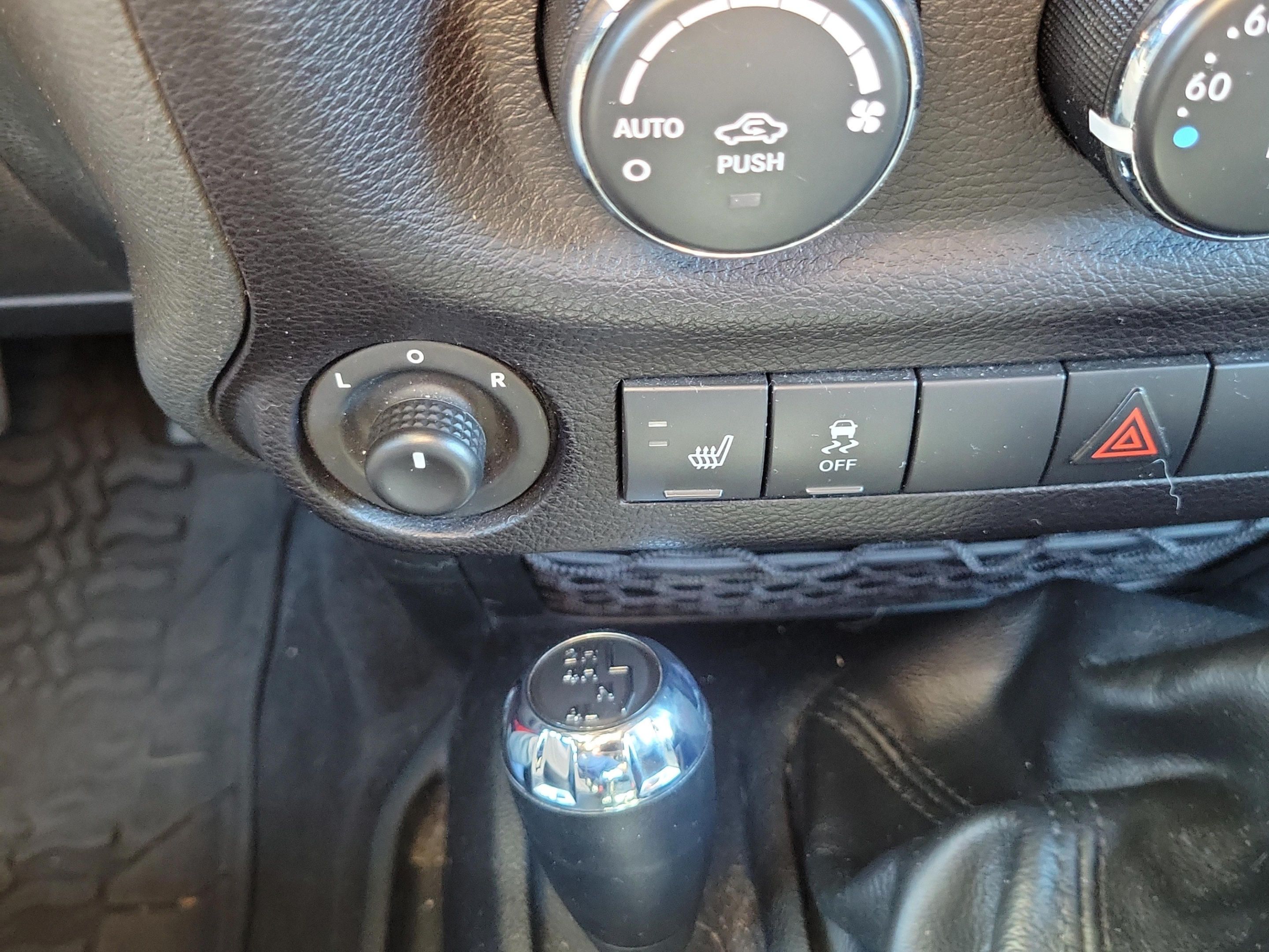 Used 2017 Jeep Wrangler Rubicon AWD/4WD image 27