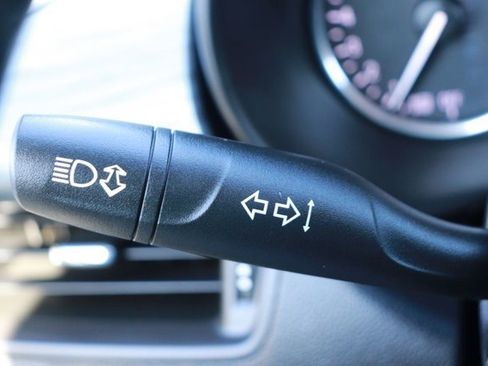 Used 2020 Buick Envision Premium w/ Driver Confidence Package image 23