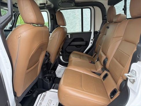 Used 2021 Jeep Gladiator Overland w/ Popular Equipment Package AWD/4WD image 15