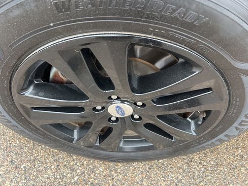 Used 2018 Ford Explorer XLT image 44