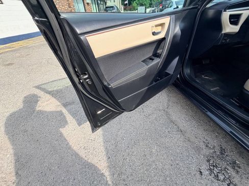 Used 2014 Toyota Corolla LE FWD image 29