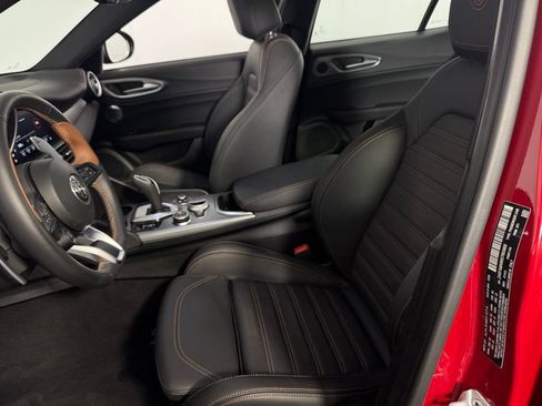 Used 2025 Alfa Romeo Giulia w/ Driving Assist Package RWD image 24