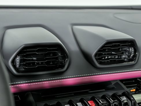 Used 2023 Lamborghini Huracan Tecnica image 33