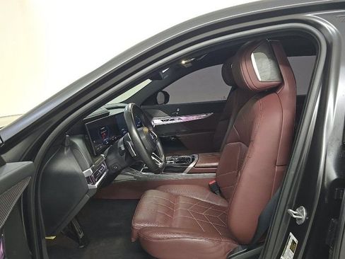 Used 2023 BMW i7 xDrive60 AWD/4WD image 5