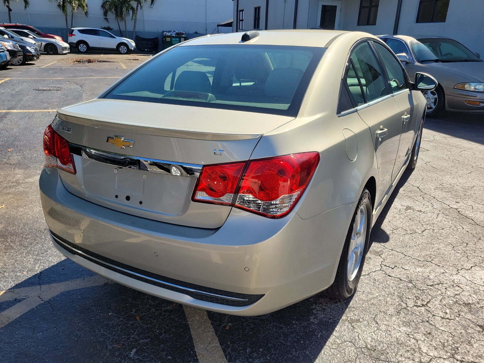 Used 2015 Chevrolet Cruze LT w/ Enhanced Safety Package FWD image 4