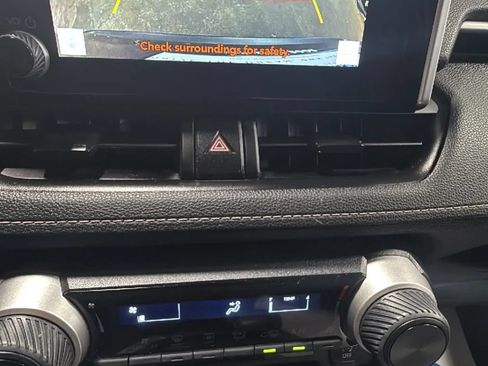 Used 2025 Toyota RAV4 LE AWD/4WD image 22