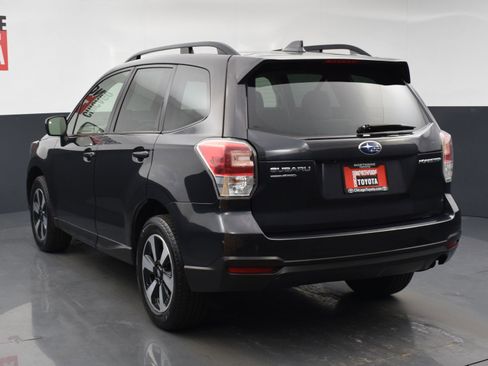 Used 2018 Subaru Forester 2.5i Premium AWD/4WD image 3