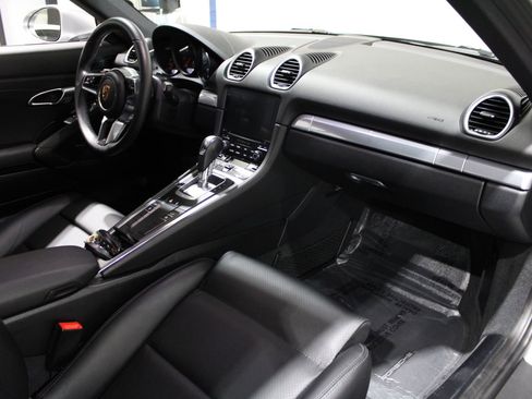 Used 2018 Porsche 718 Cayman image 19