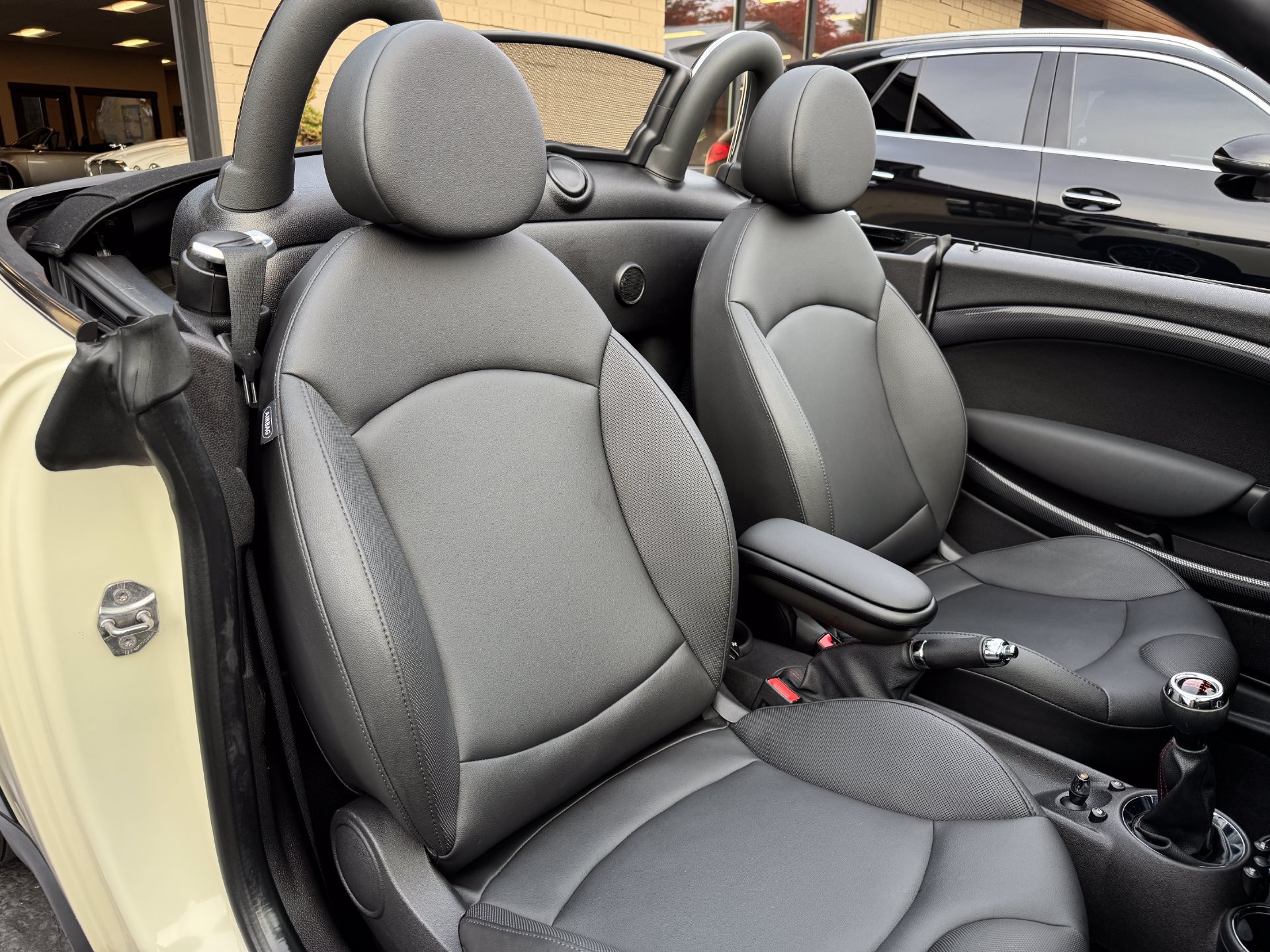 Used 2013 MINI Cooper Roadster S FWD image 32