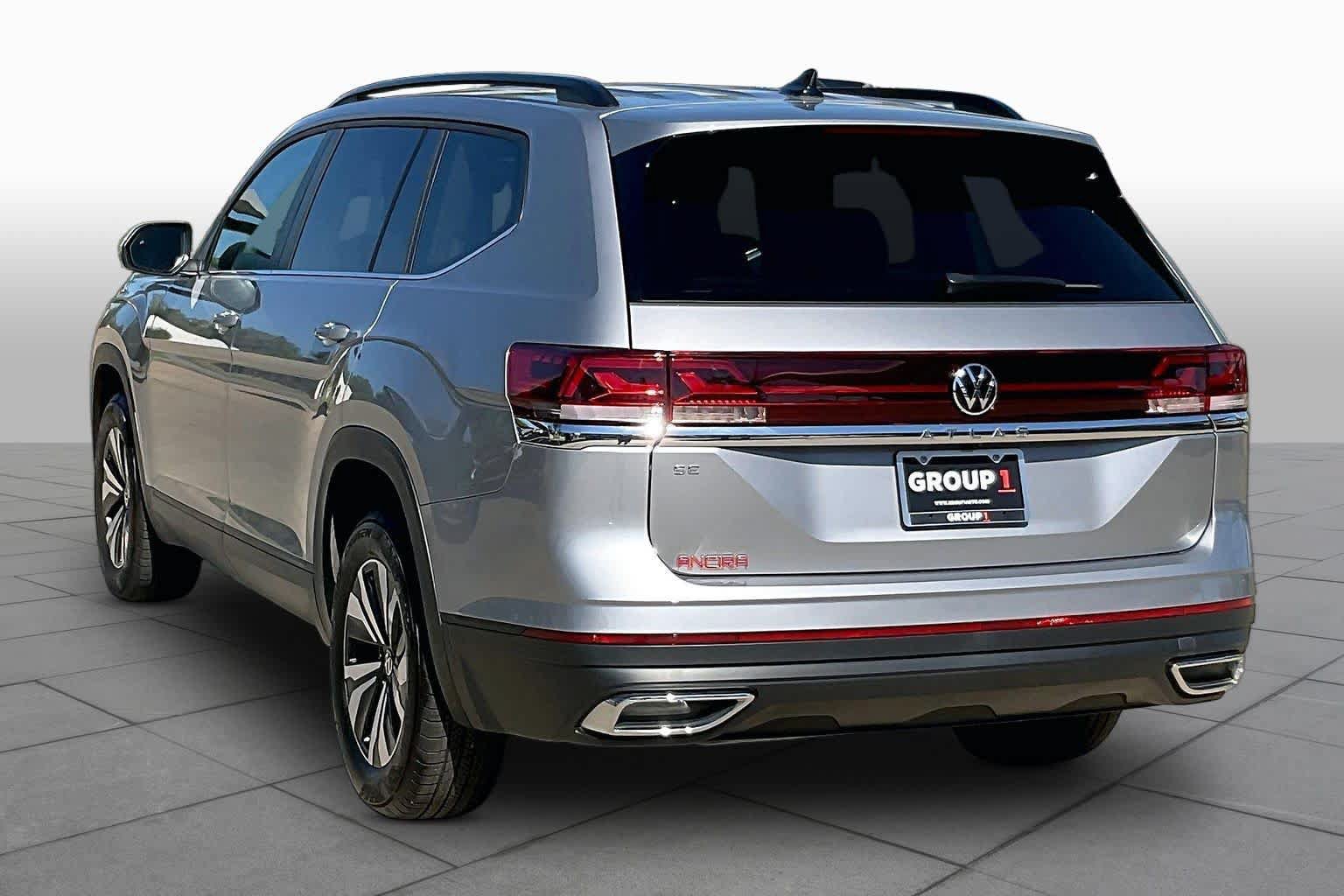 Used 2026 Volkswagen Atlas SE FWD image 12