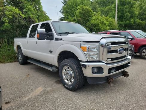 Used 2016 Ford F250 Lariat w/ Lariat Ultimate Package AWD/4WD image 2