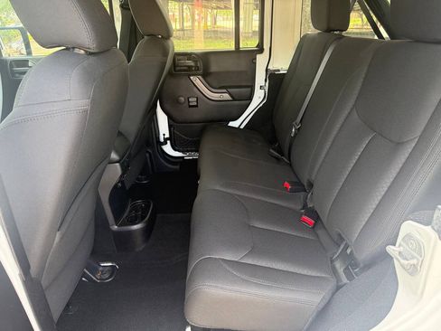 Used 2016 Jeep Wrangler Unlimited Sport w/ Connectivity Group AWD/4WD image 16