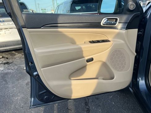 Used 2020 Jeep Grand Cherokee Limited image 14