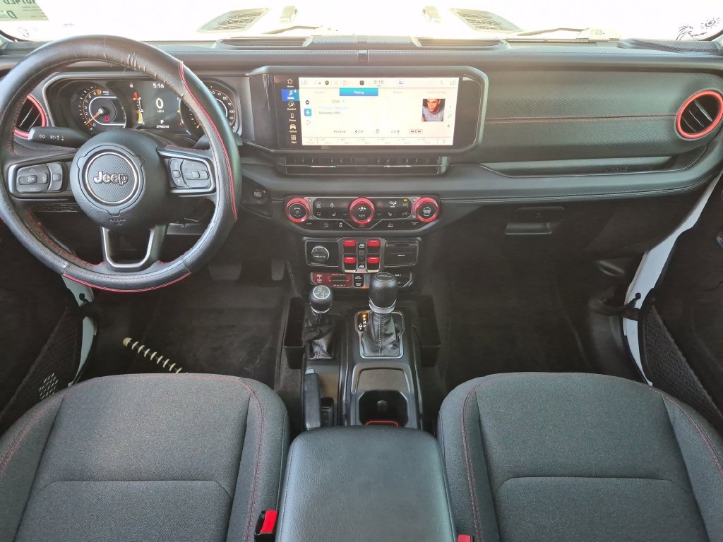 Used 2024 Jeep Gladiator Rubicon w/ Convenience Group AWD/4WD image 30