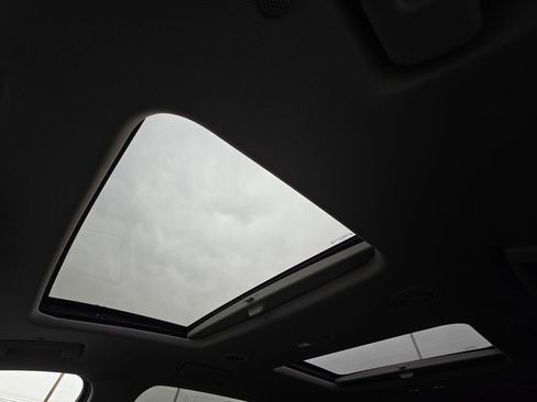 Used 2021 Buick Enclave Avenir w/ Avenir Technology Package image 4