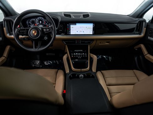 Certified 2026 Porsche Cayenne AWD/4WD image 23