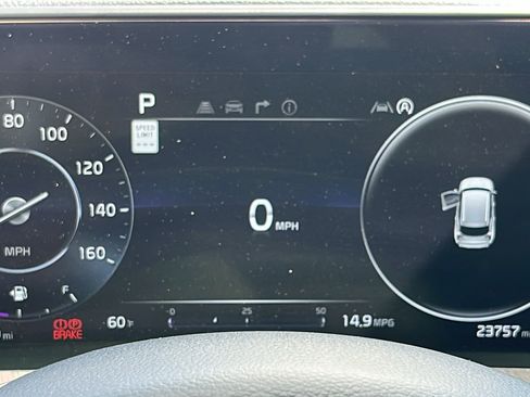 Used 2025 Kia Telluride SX w/ SX Captain's Chair Package image 14