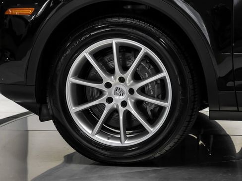 Used 2024 Porsche Cayenne AWD/4WD image 59