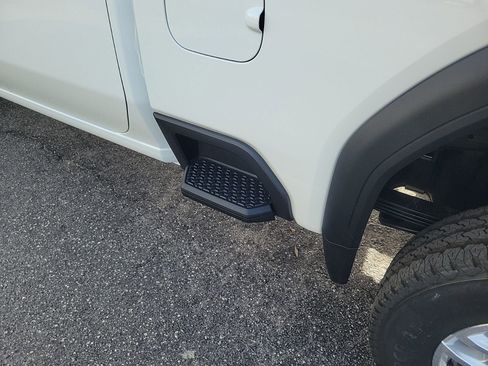 New 2026 GMC Sierra 2500 Pro w/ Convenience Package image 9