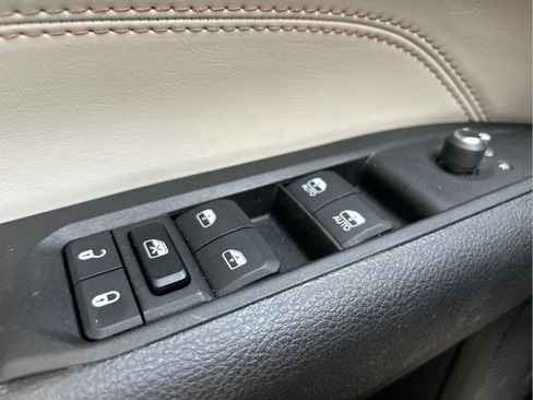 Certified 2022 Jeep Compass Limited w/ Elite Group AWD/4WD image 24