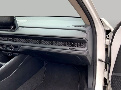 Used 2023 Honda Accord LX image 17